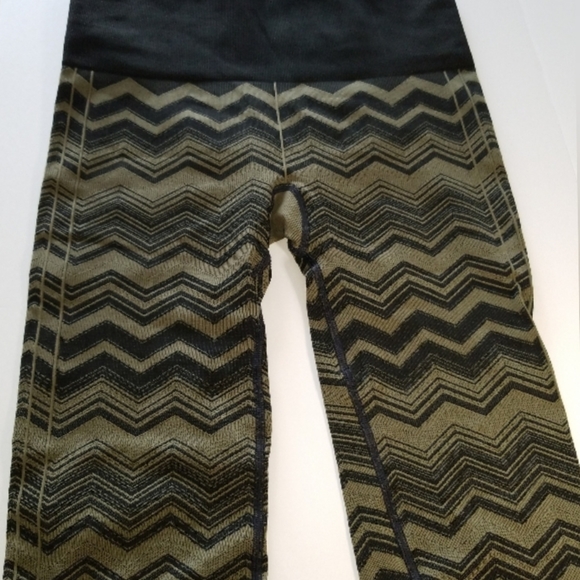LULULEMON lemon fatigue zig zag Ebb to the… - Picture 4 of 5